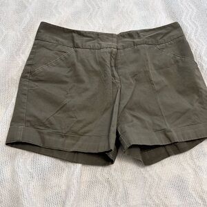 The Limited Women’s Army Green Shorts
Size 10